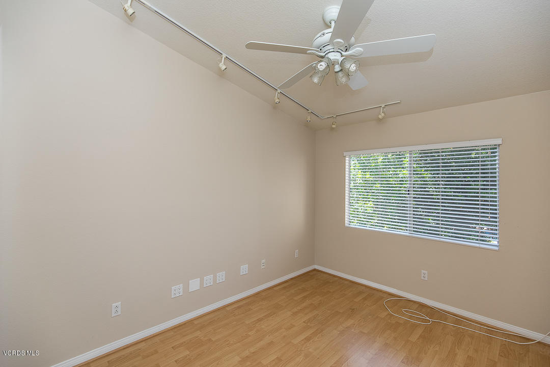531 Bluegrass Street Simi Valley, CA 93065 - Photo 27 of 53 Upstairs Secondary Bedroom