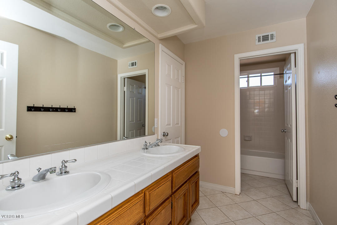 531 Bluegrass Street Simi Valley, CA 93065 - Photo 29 of 53 Upstairs Hall Bathroom