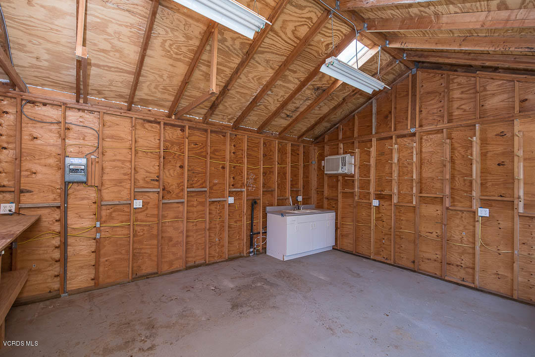 531 Bluegrass Street Simi Valley, CA 93065 - Photo 39 of 53 Workshop