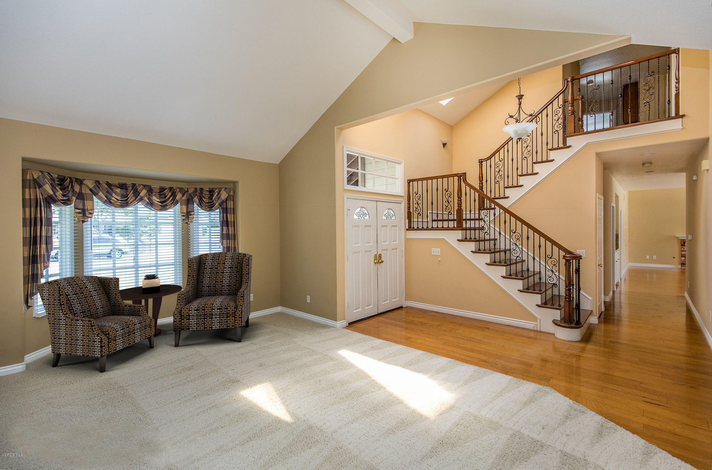 531 Bluegrass Street Simi Valley, CA 93065 - Photo 5 of 53 Living Room and Entry