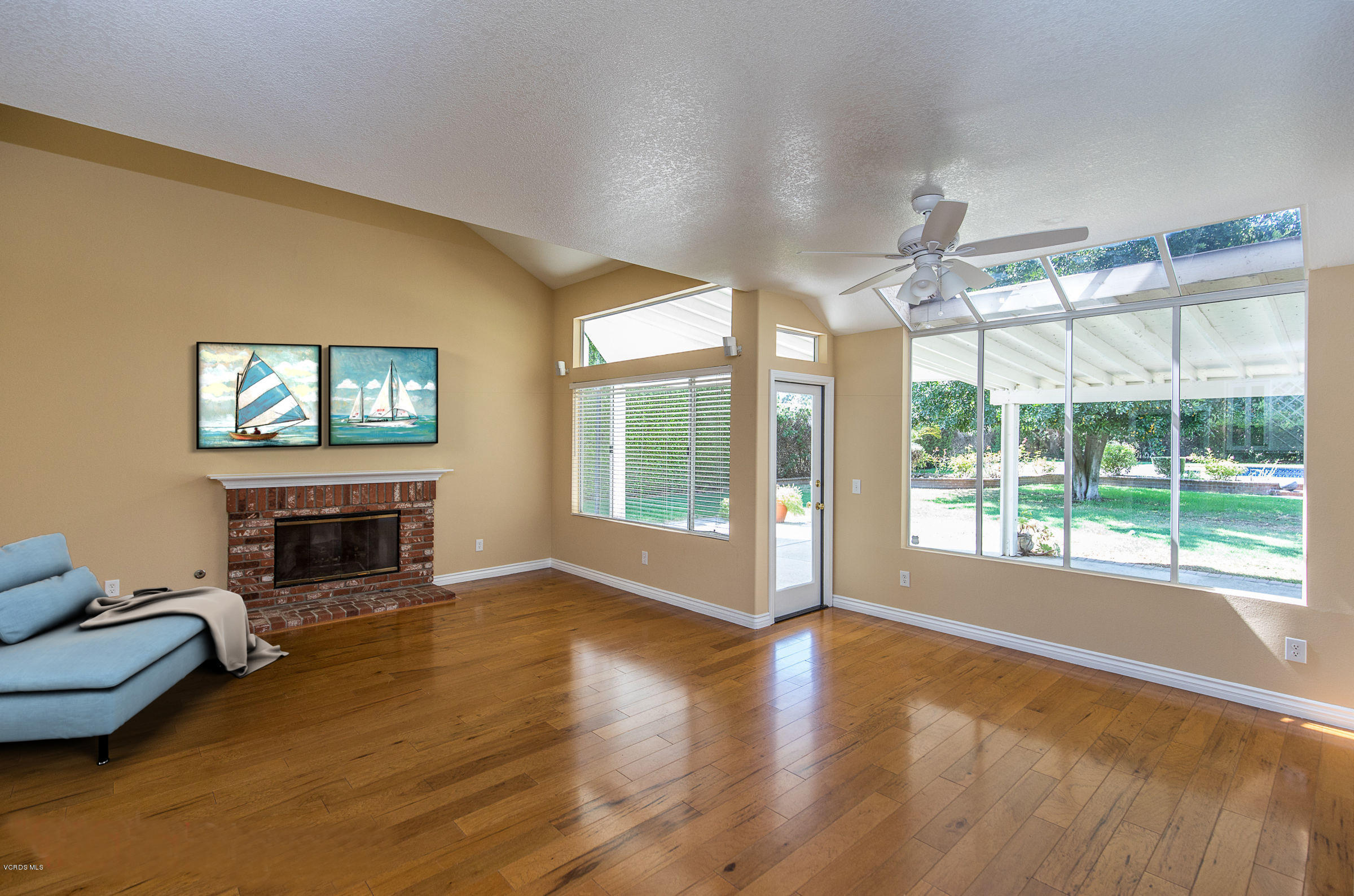 531 Bluegrass Street Simi Valley, CA 93065 - Photo 10 of 53 Family Room