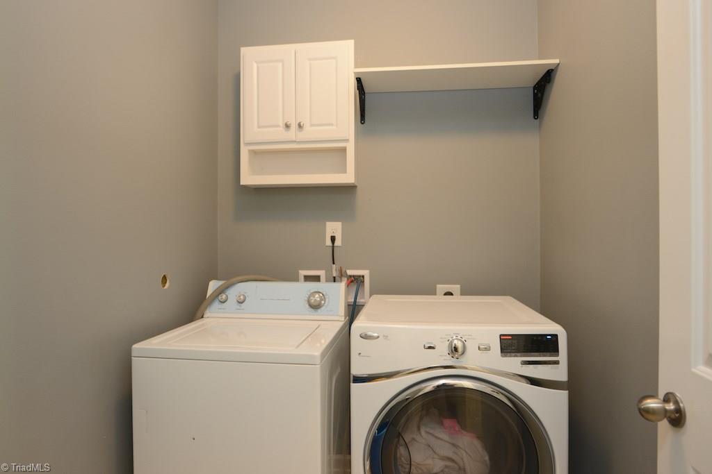 3536 Lamplight Way High Point, NC 27265 - Photo 13 of 29 Gallery Image 13