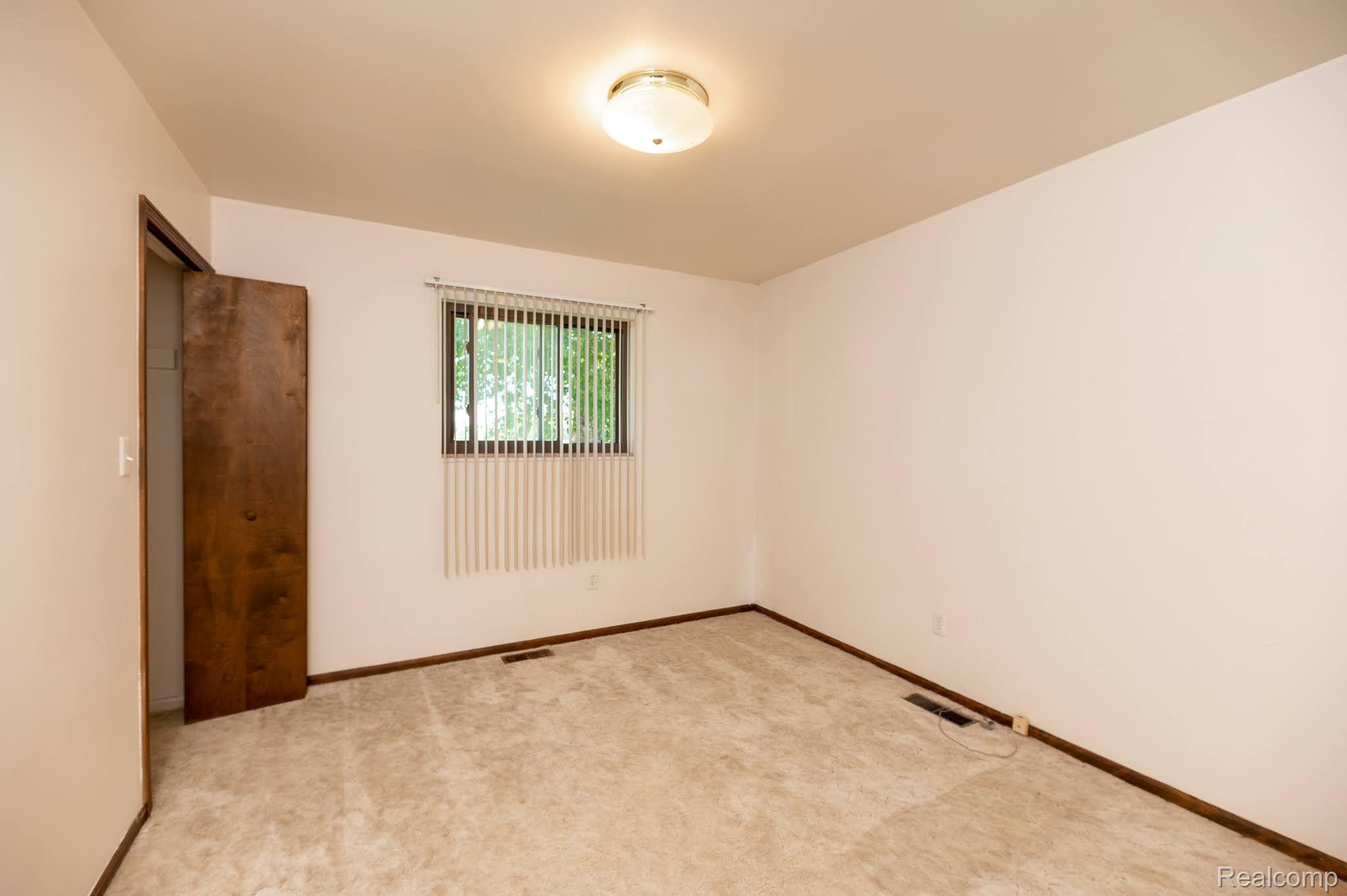 55305 Scheuer Road New Baltimore, MI 48051 - Photo 30 of 37 Gallery Image 30