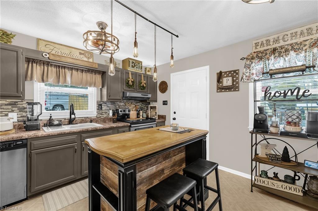 1501 Alamance Church Road Greensboro, NC 27406 - Photo 9 of 32