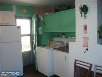 27 Gamewood Road Levittown, PA 19057 - Photo 3 of 12 Kitchen