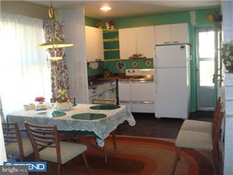 27 Gamewood Road Levittown, PA 19057 - Photo 5 of 12 Dining Room