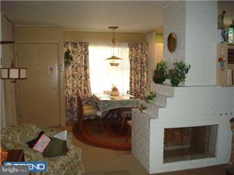 27 Gamewood Road Levittown, PA 19057 - Photo 10 of 12 Living Room