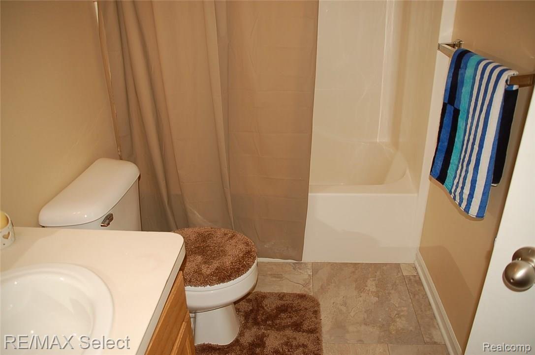 358 Sweet Briar Ridge Linden, MI 48451 - Photo 14 of 20 DSC_0011.JPG