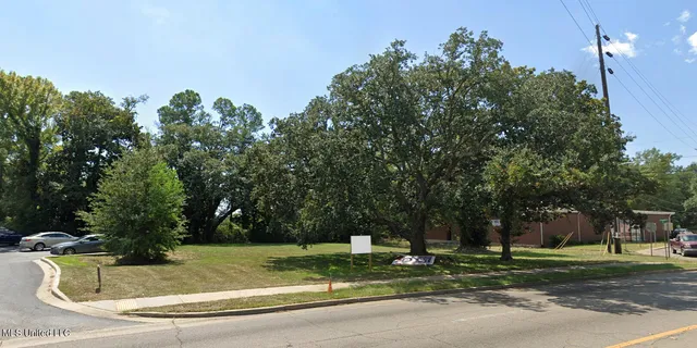 $189,000 | 2685 Pass Road, Biloxi, MS 39531