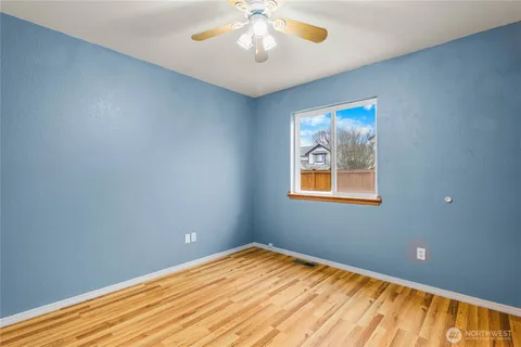 a view of empty room with window