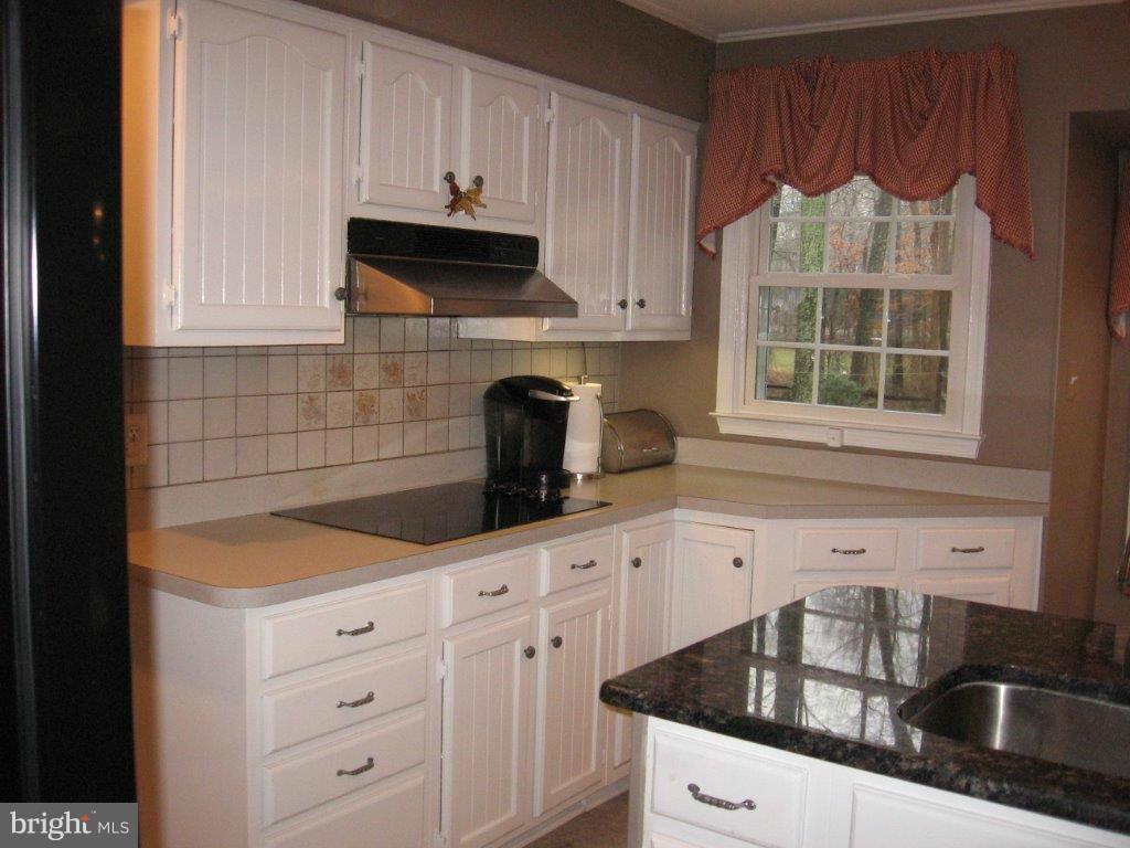 2471 Freetown Drive Reston, VA 20191 - Photo 26 of 30 Kitchen