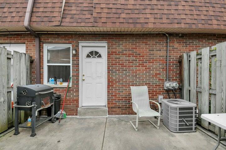 5690 Beechcroft Road, Unit B Columbus, OH 43229 - Photo 17 of 20 patio 4