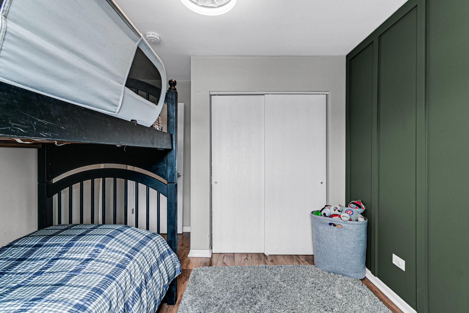 20607 South Acorn Ridge Drive Frankfort, IL 60423 - Photo 13 of 18 a bedroom with a bed and wooden floor