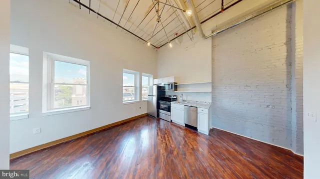 $1,295 | 100 South 4th Street, Unit 404, Reading, PA 19602