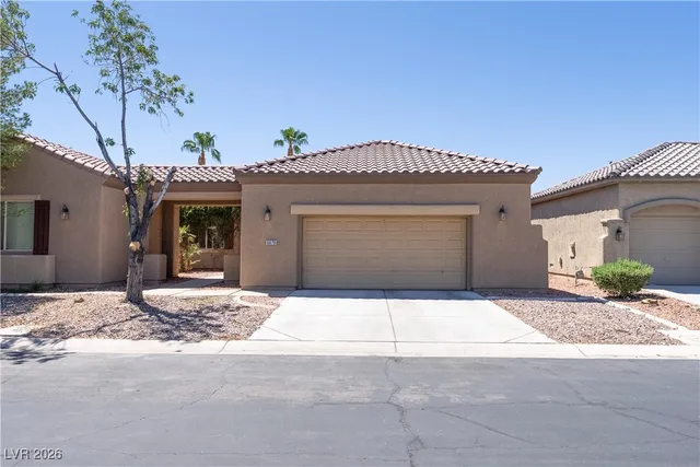 $2,450 | 5679 Sunningdale Court, Las Vegas, NV 89122