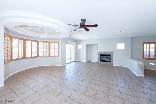 $2,450 | 5679 Sunningdale Court, Las Vegas, NV 89122