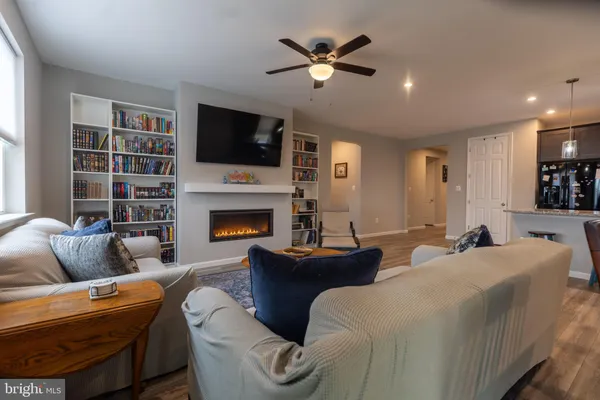 $399,800 | 2098 Mandarin Drive, Chambersburg, PA 17202