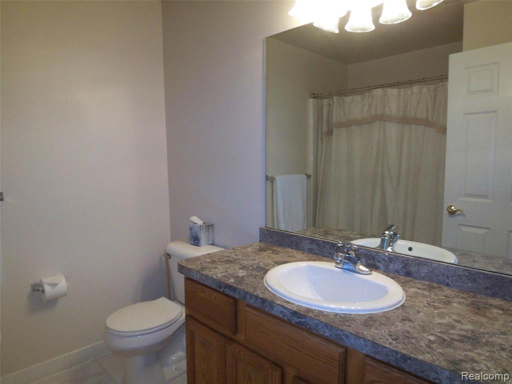 33492 Utica Road, Unit 4 Fraser, MI 48026 - Photo 11 of 24