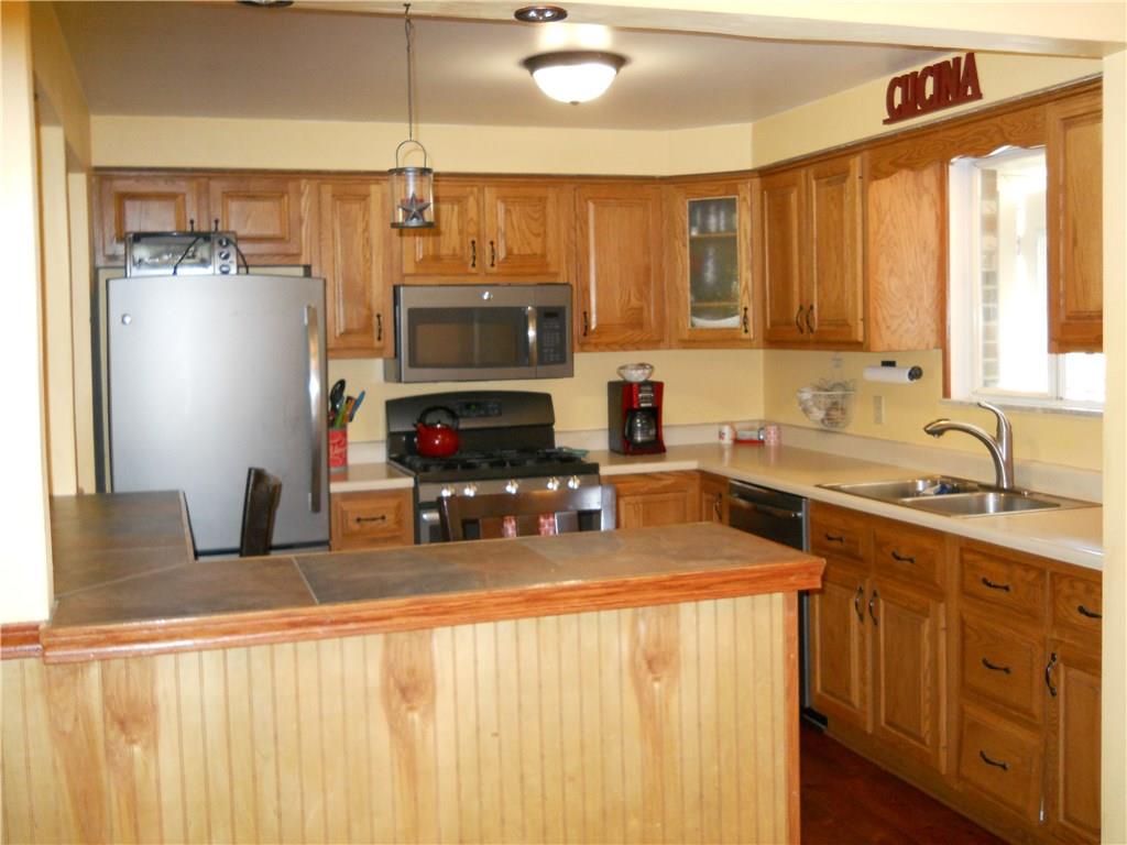 220 Moore Road Washington, PA 15301 - Photo 17 of 25 view of kitchen with new apppliances