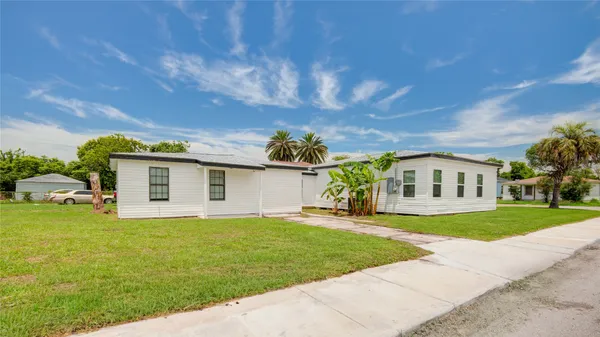 $1,550 | 1203 West 6th Street, Freeport, TX 77541