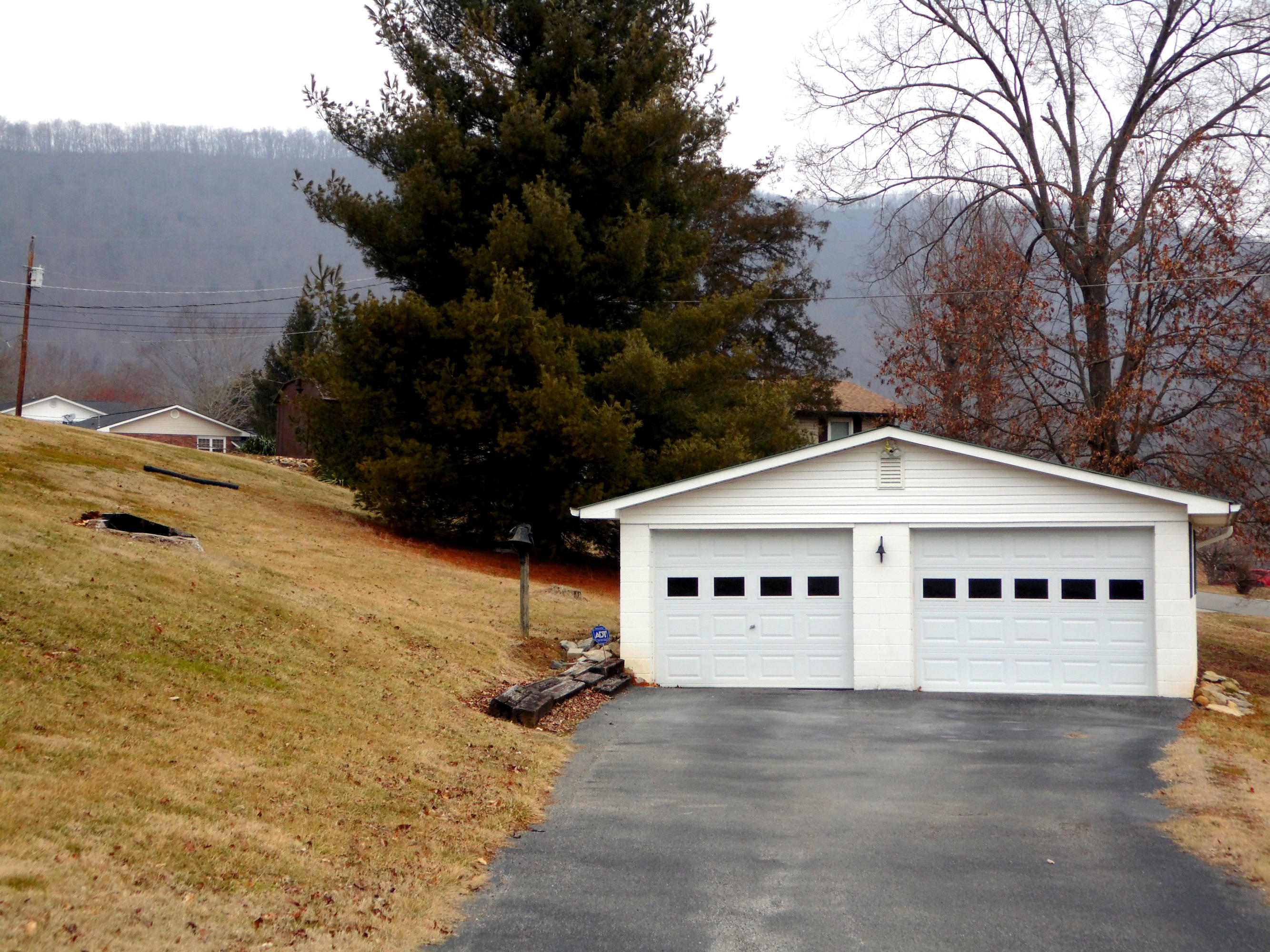 181 Pops Road Jacksboro, TN 37757 - Photo 3 of 40 SAM_0492
