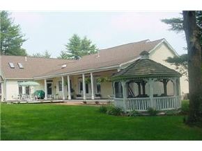 47 Springfield Circle Merrimack, NH 03054 - Photo 2 of 9