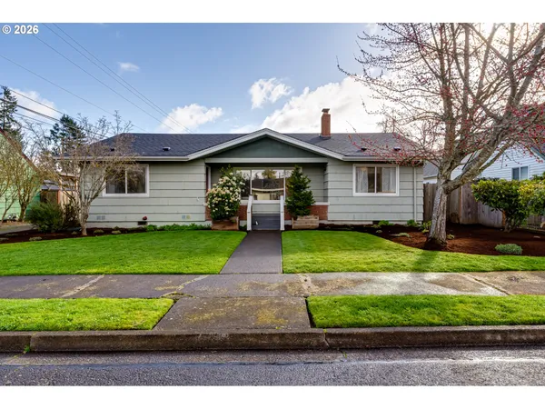 $459,000 | 525 10th Street, Springfield, OR 97477