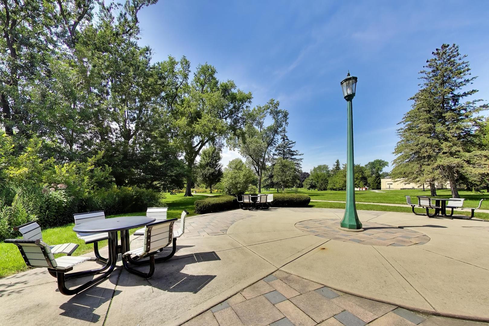 1041 Ridge Road, Unit 114 Wilmette, IL 60091 - Photo 31 of 35 Gallery Image 31