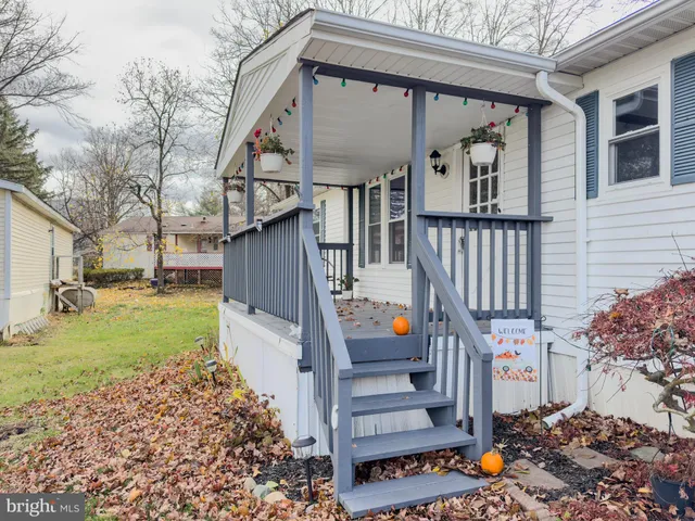 a view of house with outdoor space