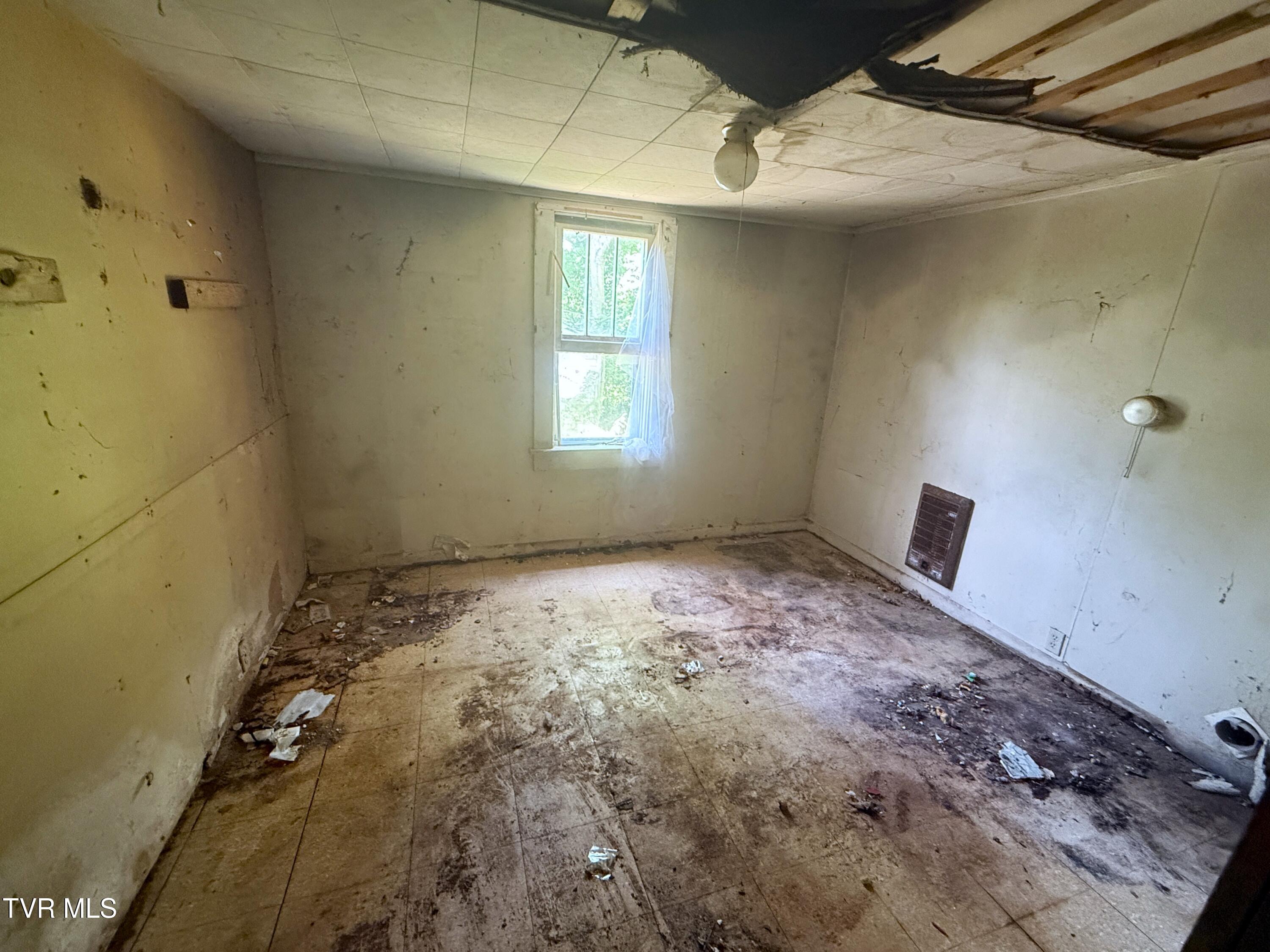 1340 Ryan Road Fall Branch, TN 37656 - Photo 19 of 22 12