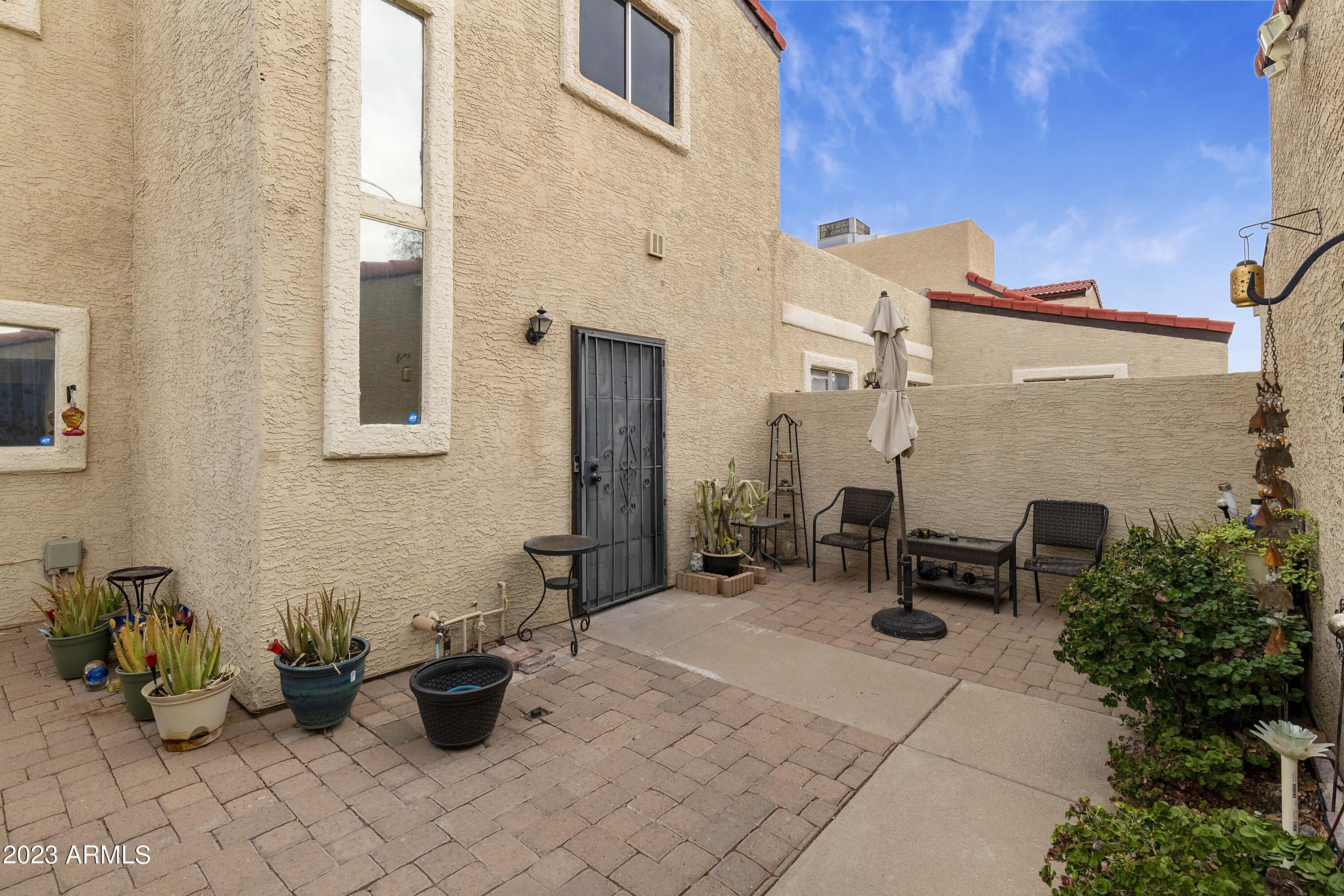 402 East Pecan Road Phoenix, AZ 85040 - Photo 3 of 21 COURT YARD ENTRANCE