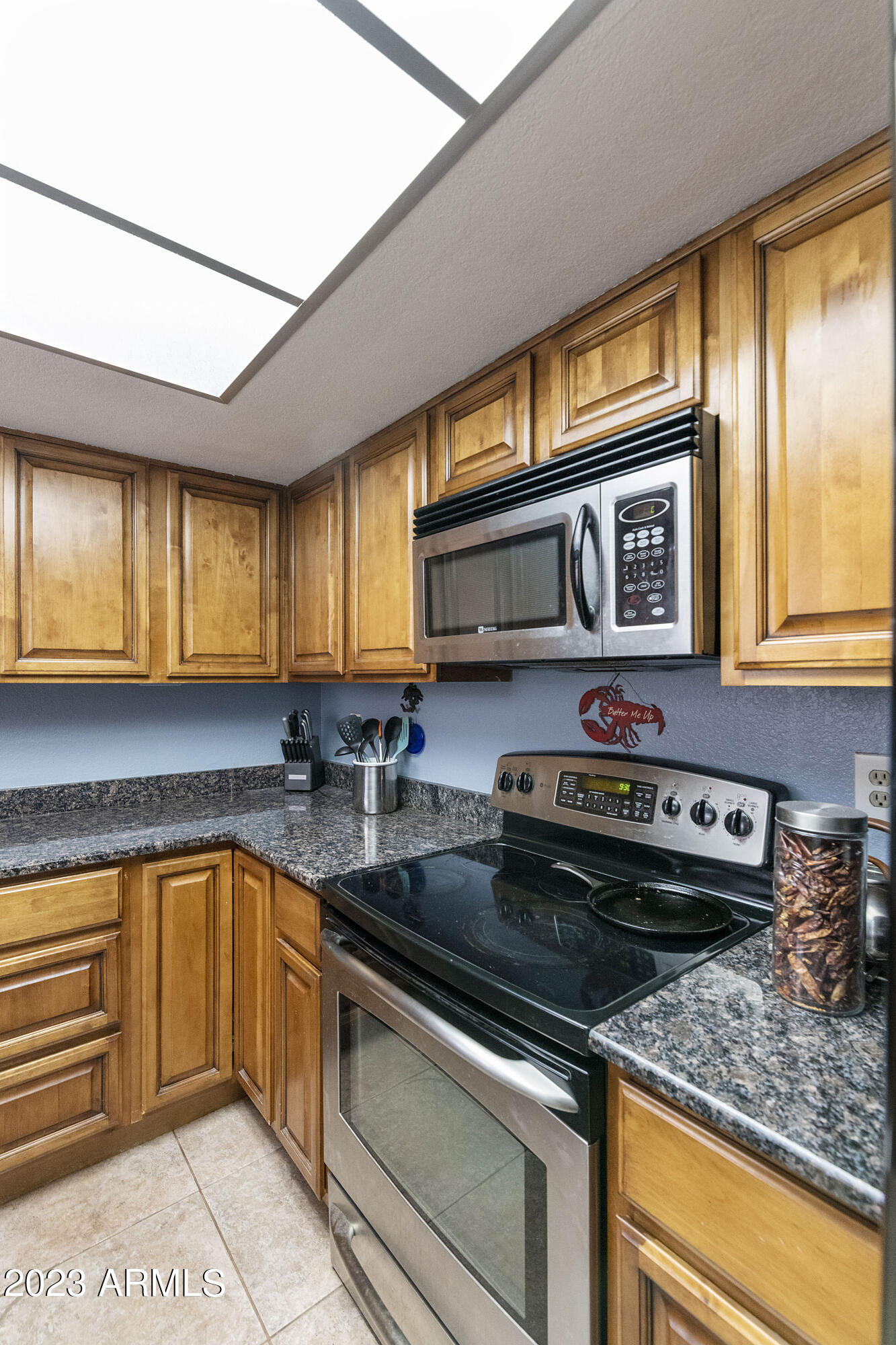 402 East Pecan Road Phoenix, AZ 85040 - Photo 8 of 21 STIALESS STEEL APPLIANCES