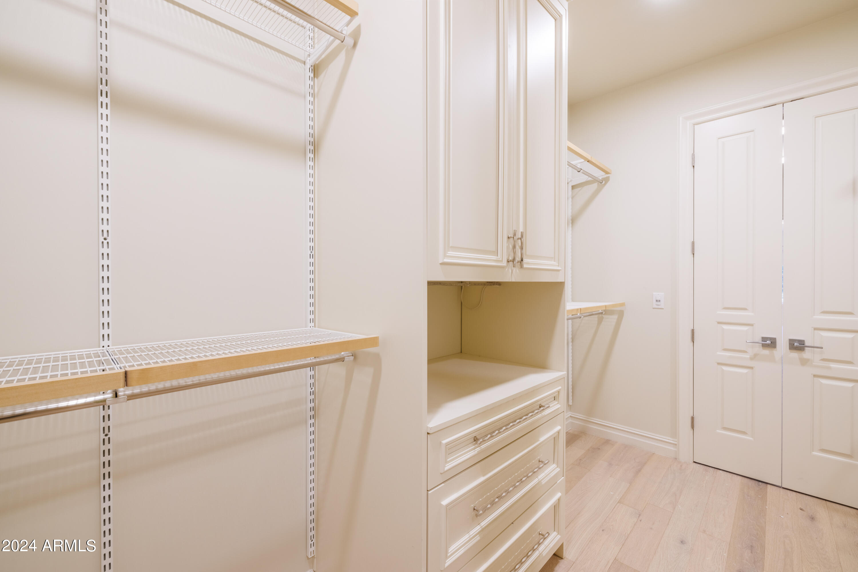 4240 East Camelback Road, Unit 106 Phoenix, AZ 85018 - Photo 17 of 19 Primary Closet