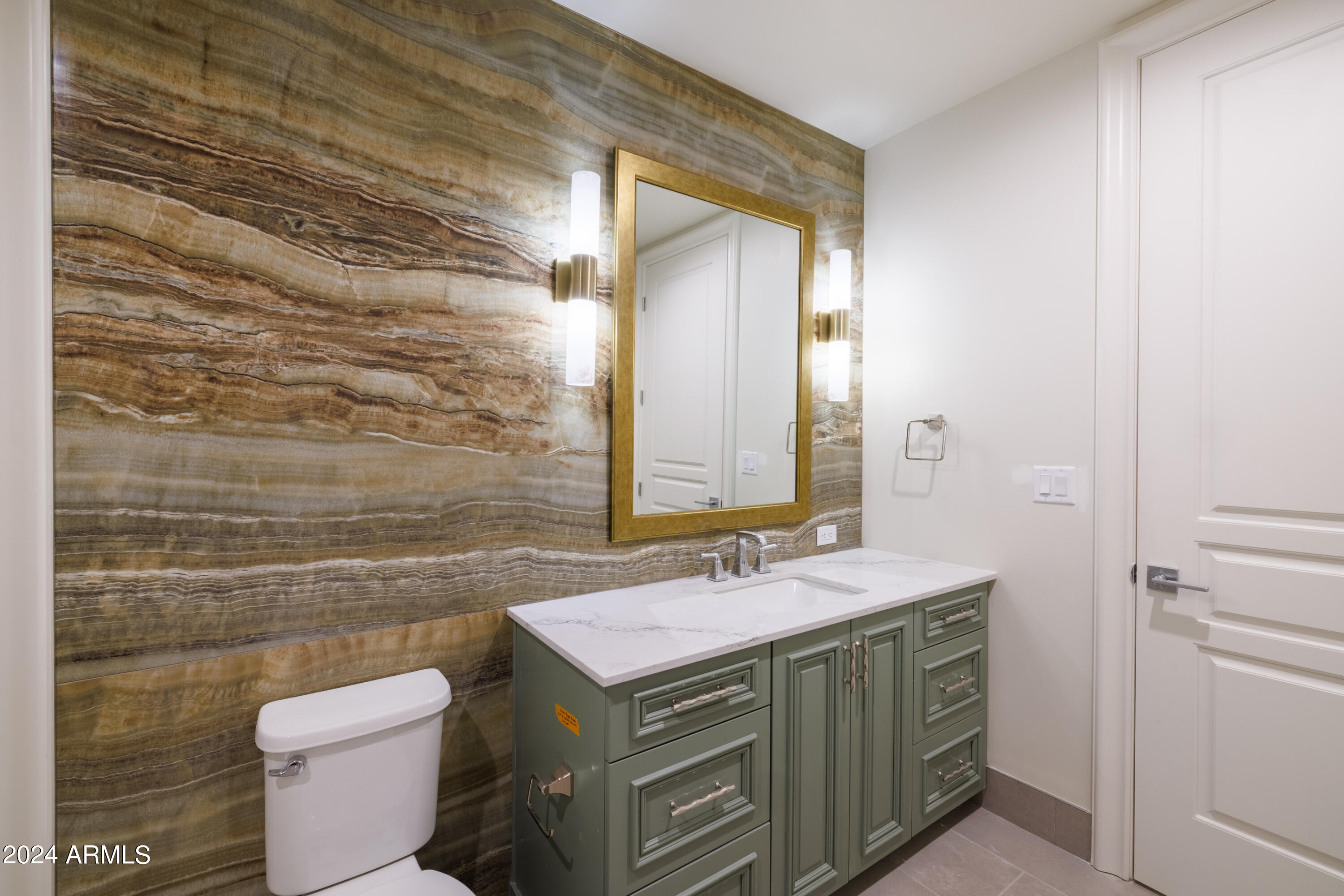 4240 East Camelback Road, Unit 106 Phoenix, AZ 85018 - Photo 9 of 19 Guest Bath with Shower