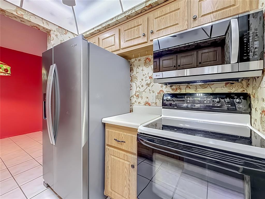 245 Medallion Boulevard, Unit G Madeira Beach, FL 33708 - Photo 19 of 47