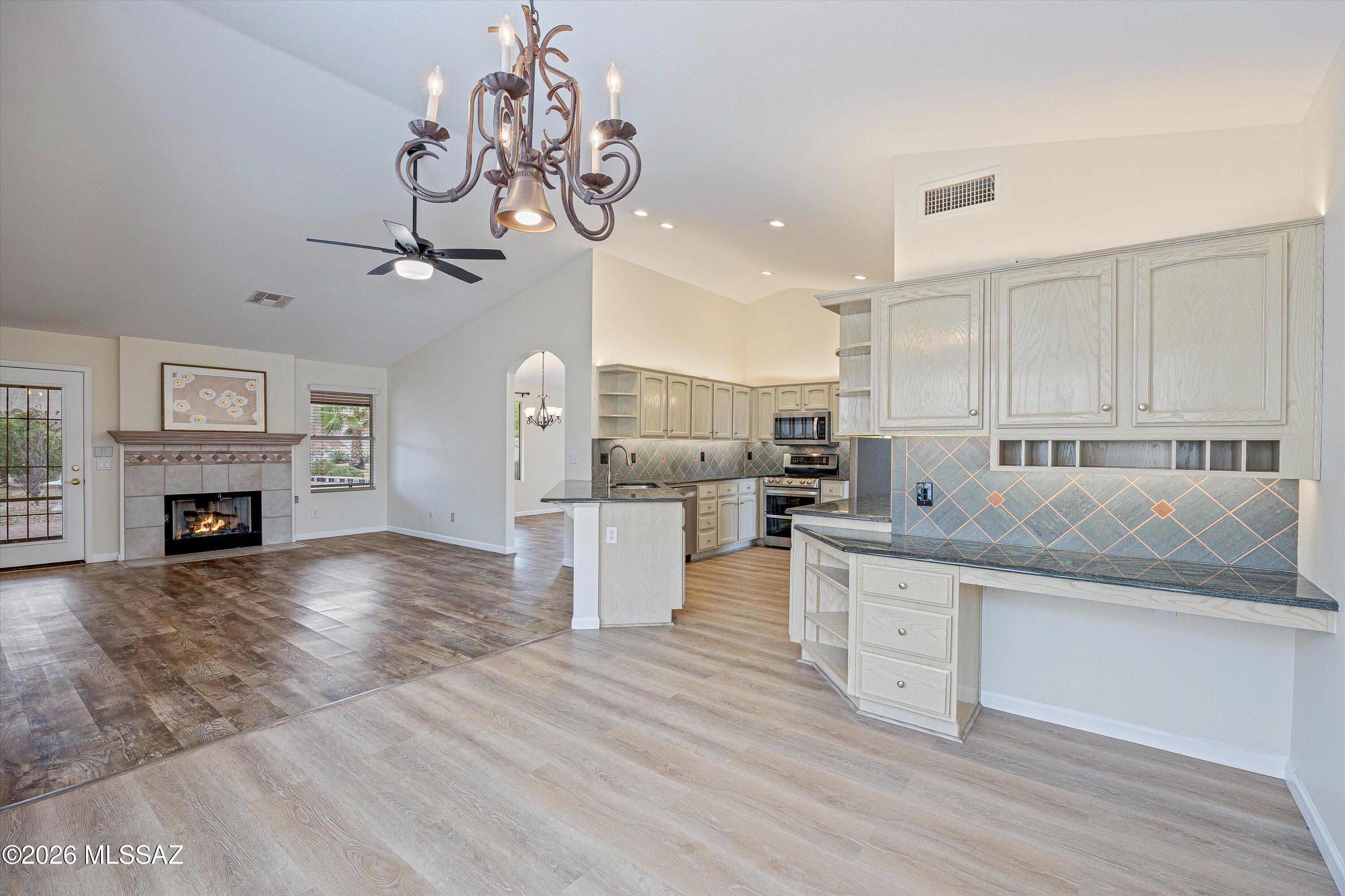 36967 South Ridgeview Boulevard Tucson, AZ 85739 - Photo 13 of 51 Dining Off Kitchen