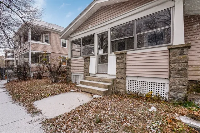 $174,900 | 62 Kenyon Street, Springfield, MA 01109