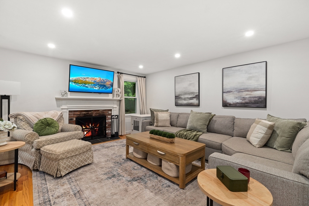 148 Upton Road Westborough, MA 01581 - Photo 2 of 30