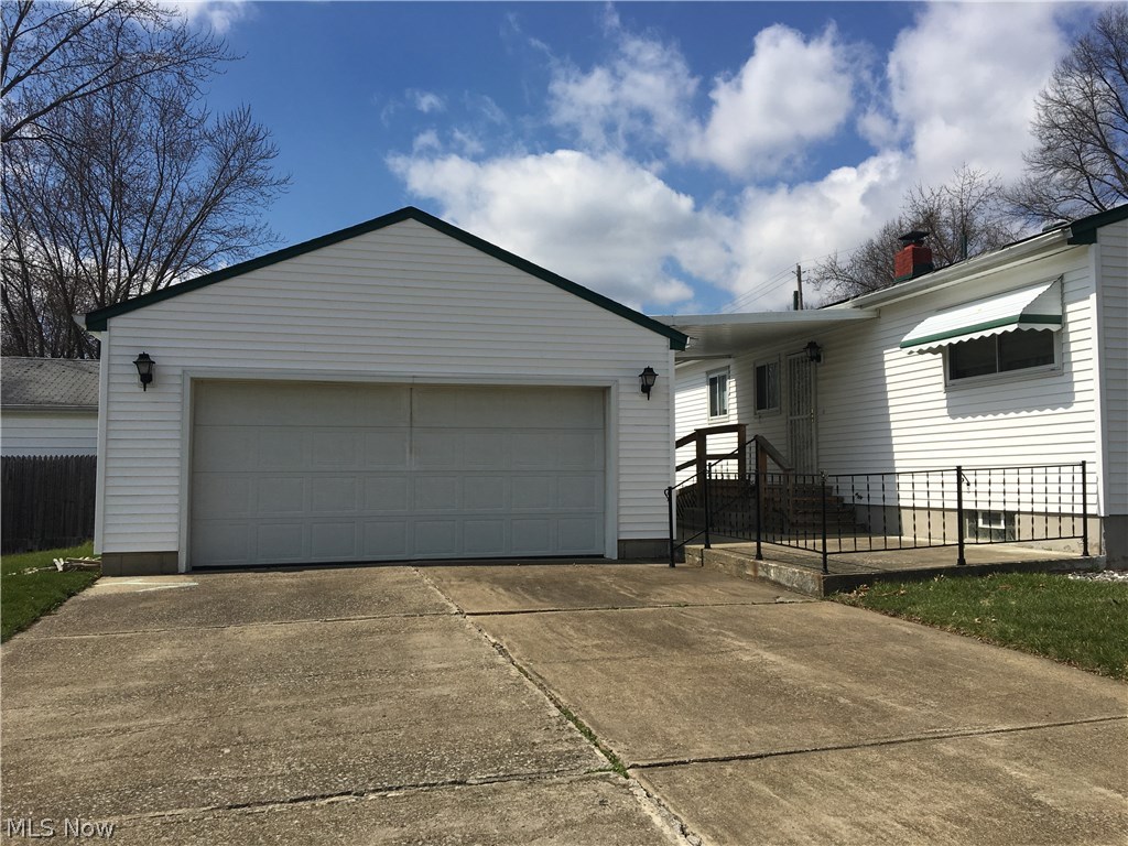 1799 Mathews Road Youngstown, OH 44514 - Photo 2 of 26 Gallery Image 2