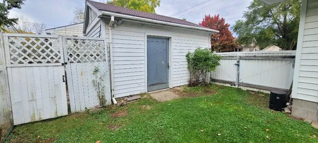 $130,000 | 2529 13th Street, Menominee, MI 49858