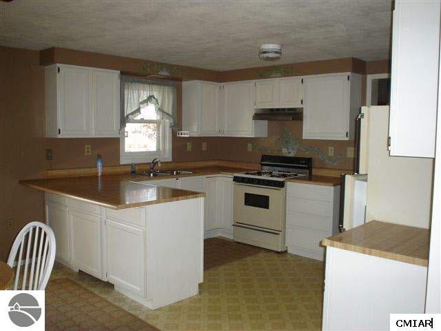 4130 North Coldwater Road Weidman, MI 48893 - Photo 2 of 9 1771780-1.JPG