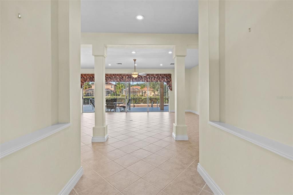 8429 Laurel Lakes Boulevard Naples, FL 34119 - Photo 11 of 32