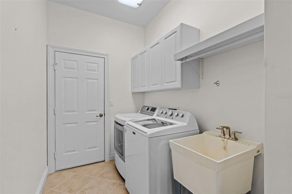 8429 Laurel Lakes Boulevard Naples, FL 34119 - Photo 20 of 32