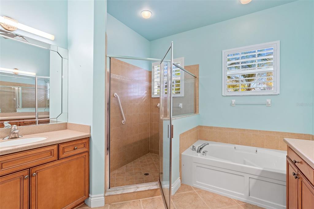 8429 Laurel Lakes Boulevard Naples, FL 34119 - Photo 24 of 32