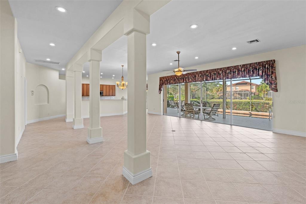 8429 Laurel Lakes Boulevard Naples, FL 34119 - Photo 4 of 32