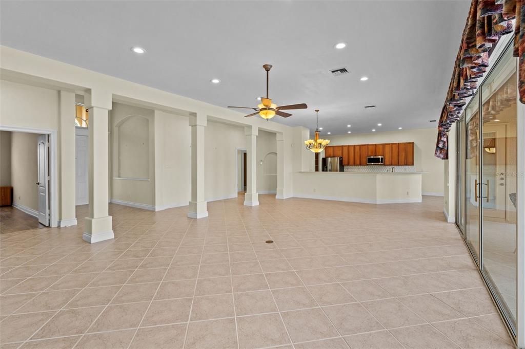 8429 Laurel Lakes Boulevard Naples, FL 34119 - Photo 6 of 32