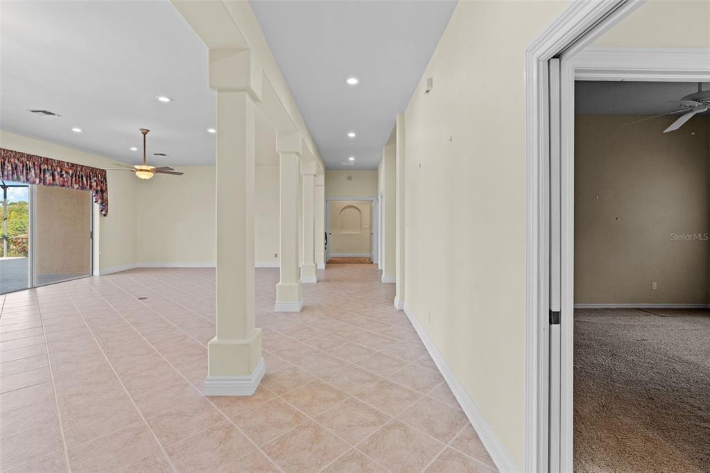 8429 Laurel Lakes Boulevard Naples, FL 34119 - Photo 8 of 32