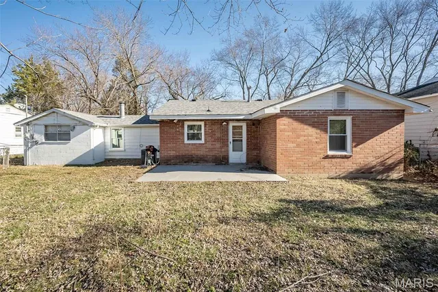 $1,200 | 9813 Winkler Drive, St. Louis, MO 63136