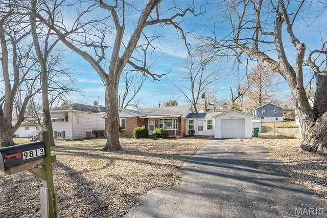 $1,200 | 9813 Winkler Drive, St. Louis, MO 63136