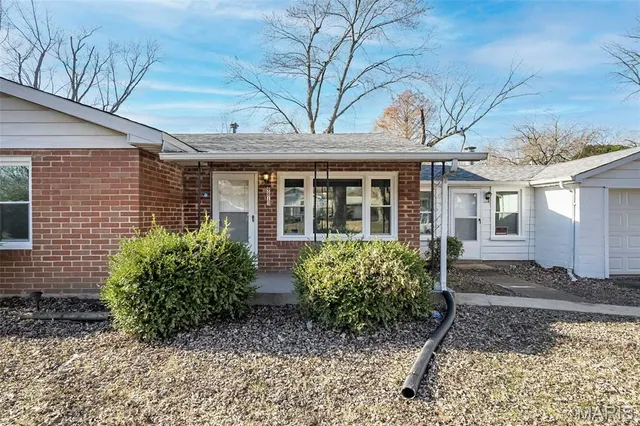 $1,200 | 9813 Winkler Drive, St. Louis, MO 63136